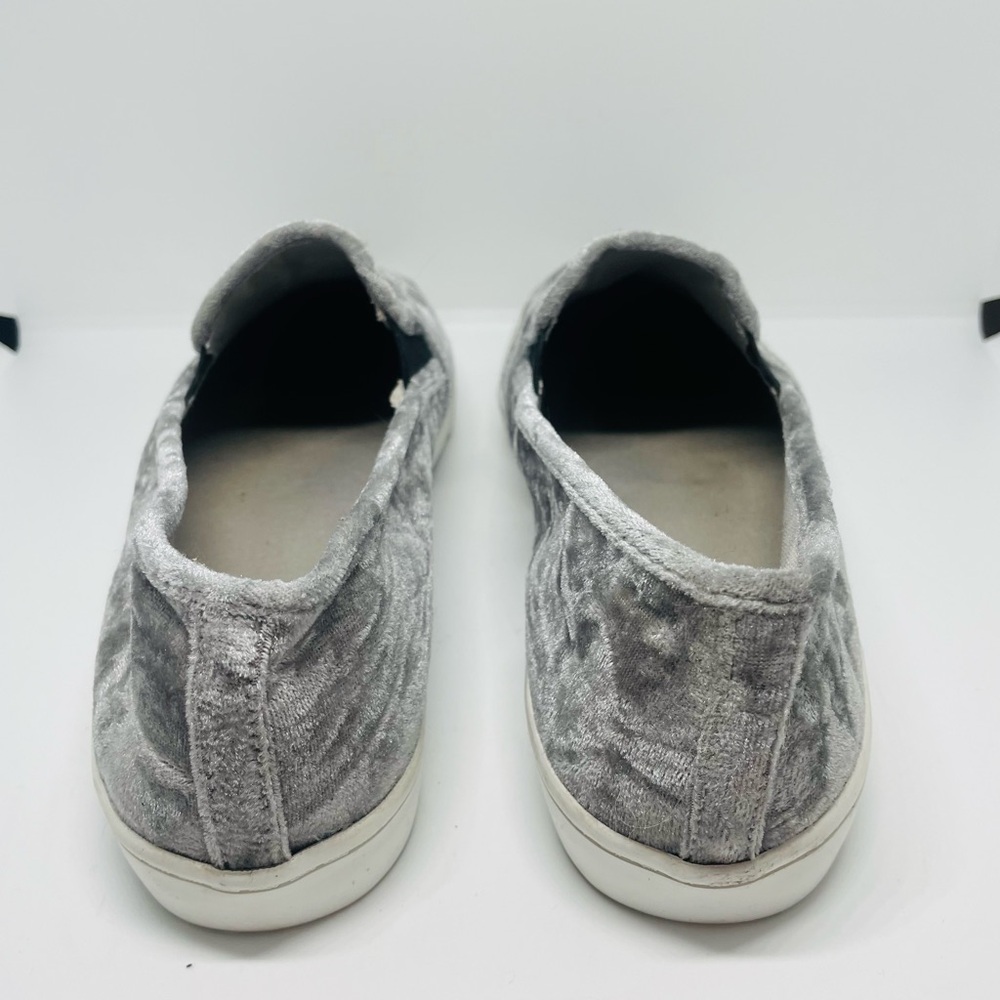 Crown & Ivy‎ Suzelle Gray Velvet Slip On Fashion Sneakers Women’s Size 10 - Picture 4 of 7